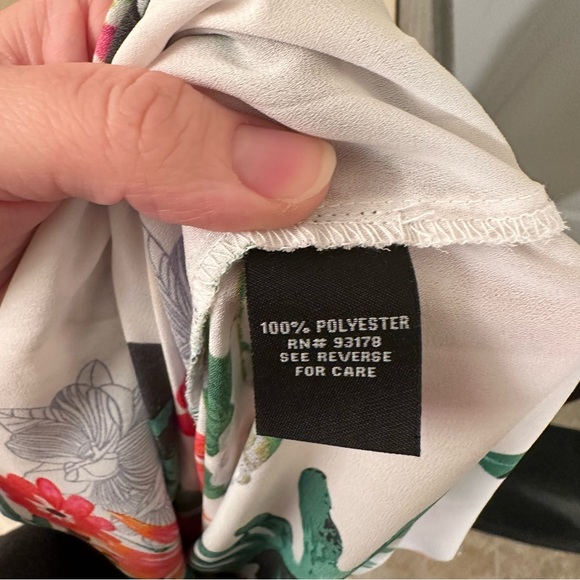 Premise Studio 3/4 sleeve top. Size 1X top. Plus size top. Tropical print blouse - Picture 5 of 9